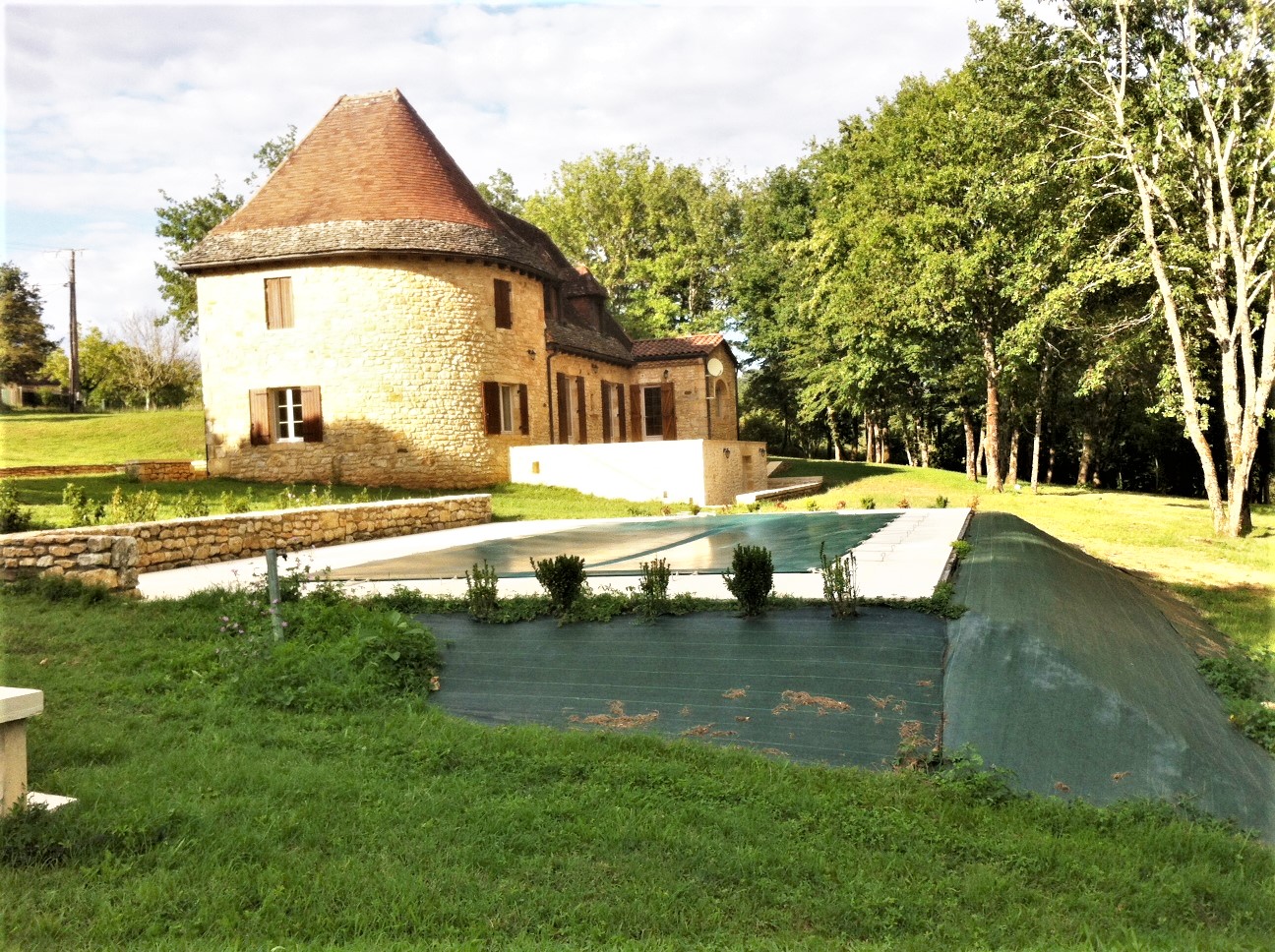 Belle maison de campagne en pierre, piscine, 8701m² clos